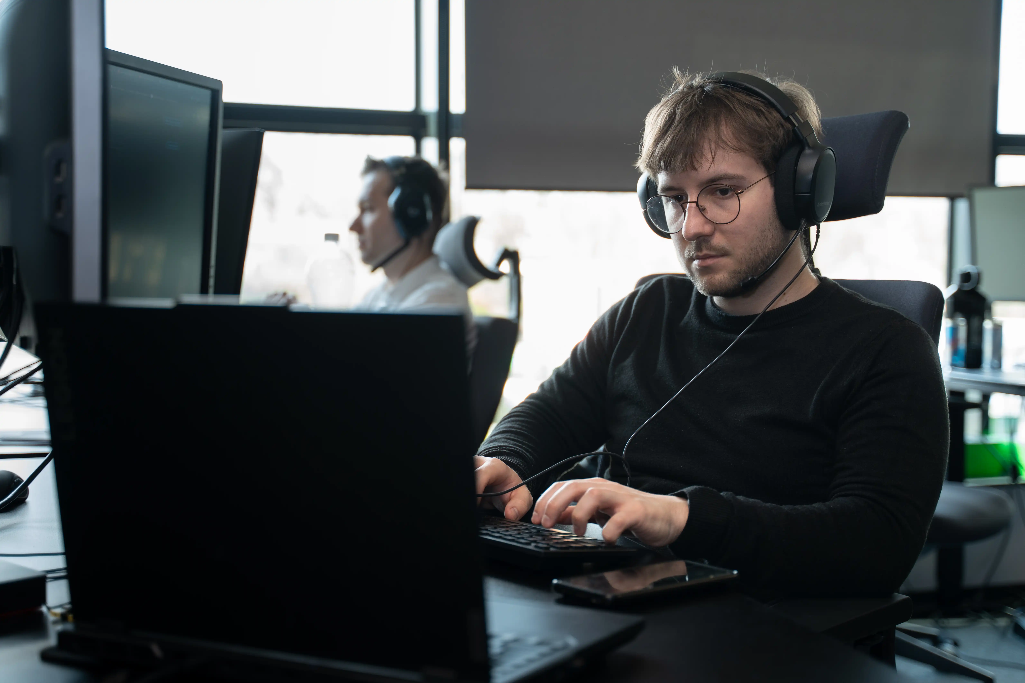 Trust signal background